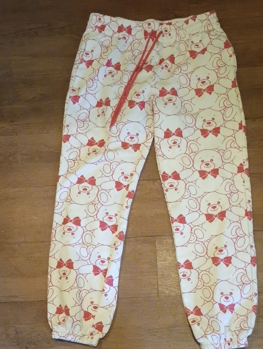 Wound Up Cream Lounge Set with Red Bear Print